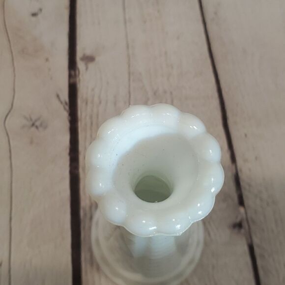 Vintage White milk glass bud vase - Picture 2 of 4